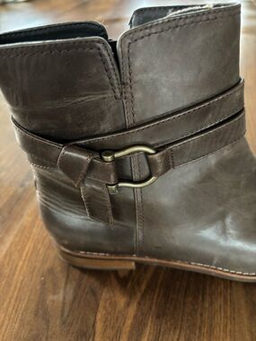 Women's Brown Leather Ankle Sperry Boot with Strap Detail size 10